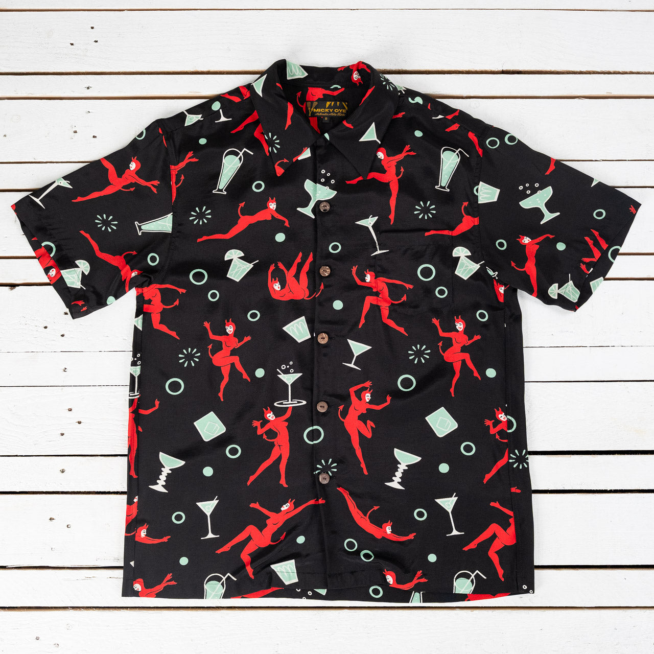 schwarzes Micky Oye Hawaii-Hemd mit kurzen Ärmeln und Devils and Drinks-Print
