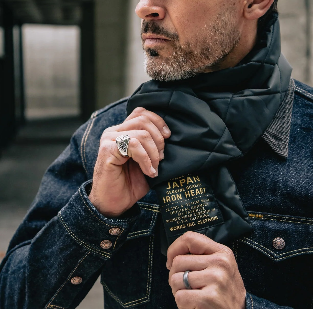 IHG-097-BLK PrimaLoft® Muffler Black