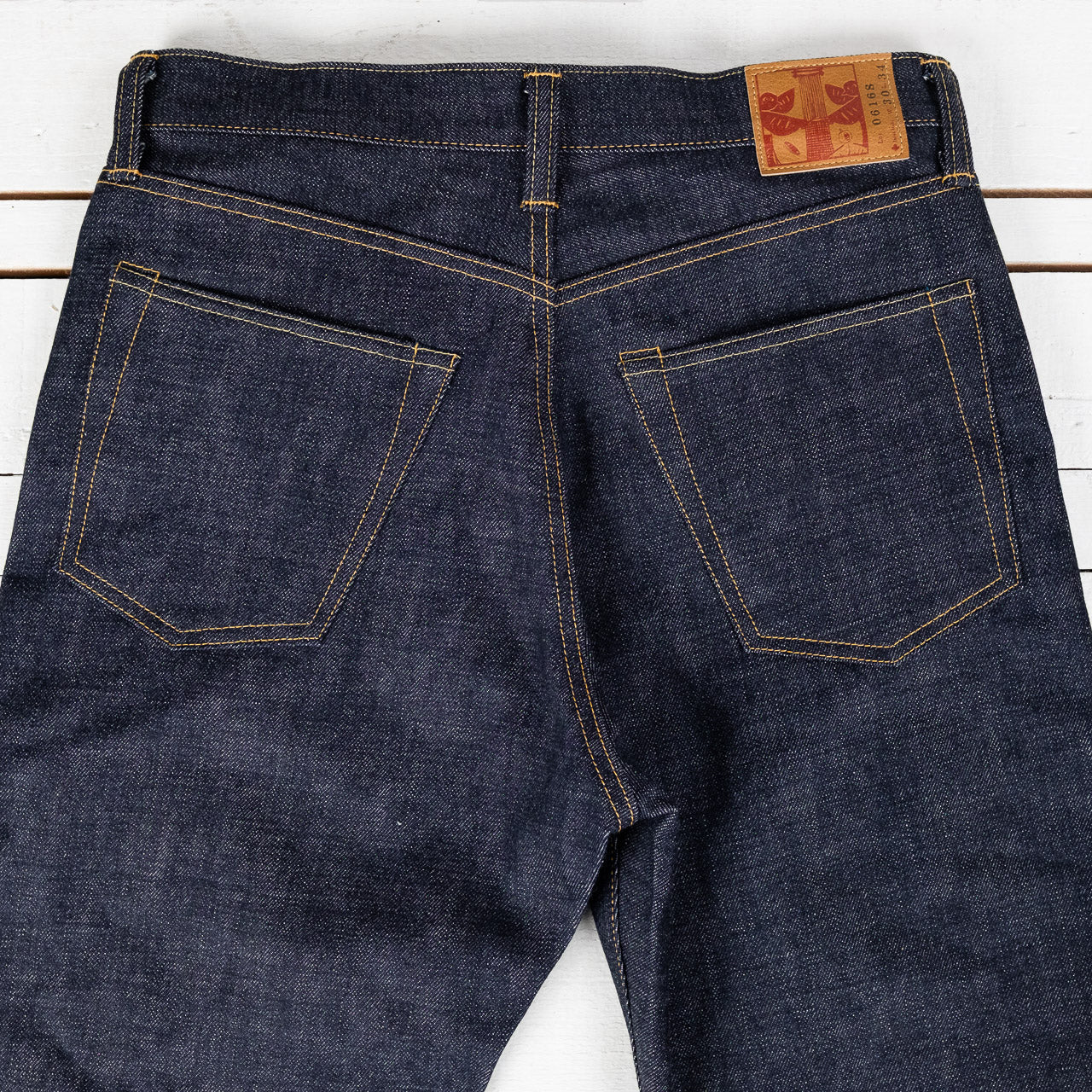 0416 15,5 oz. Straight Fit Jeans