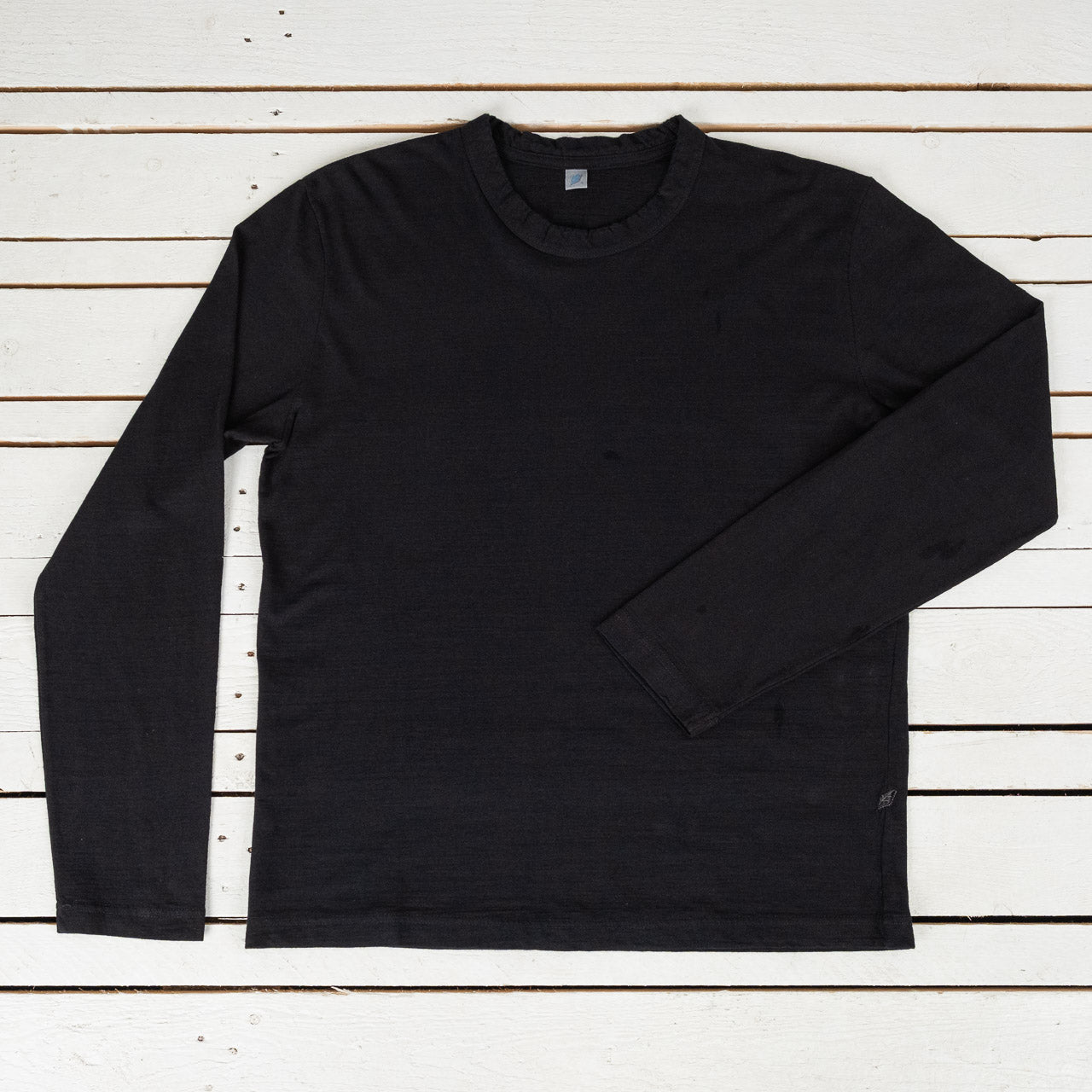 Pure Blue Japan Knitted Crew Neck Longsleeve Black/Indigo, Vorderansicht flach liegend