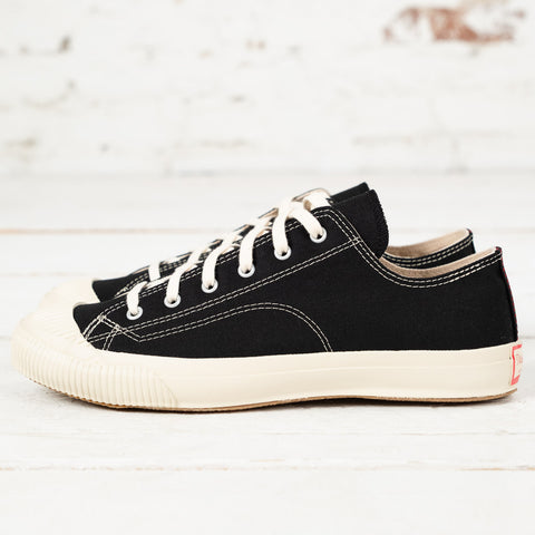 Shell Cap Low Sneaker Kuro/Off White