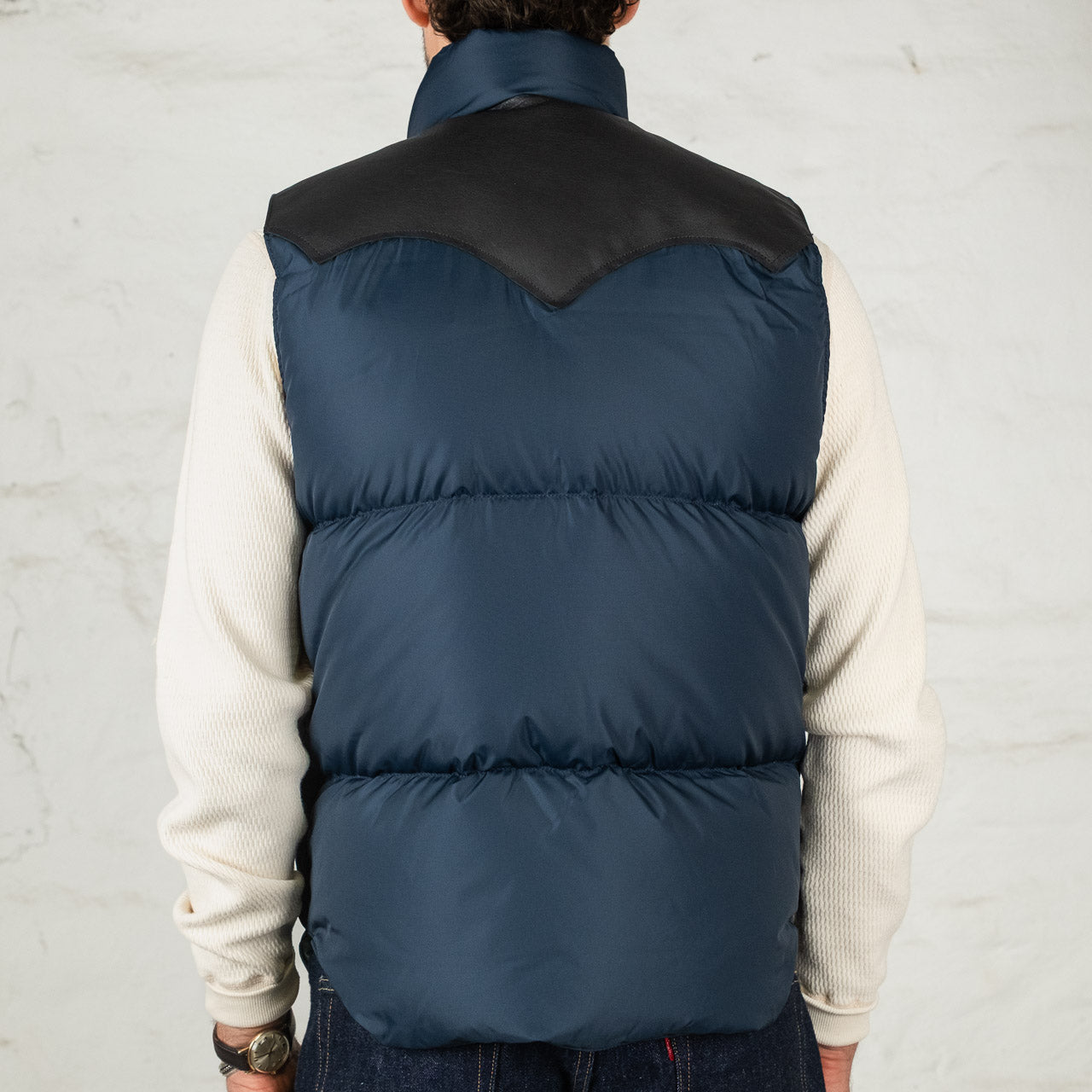 D.Navy down vest