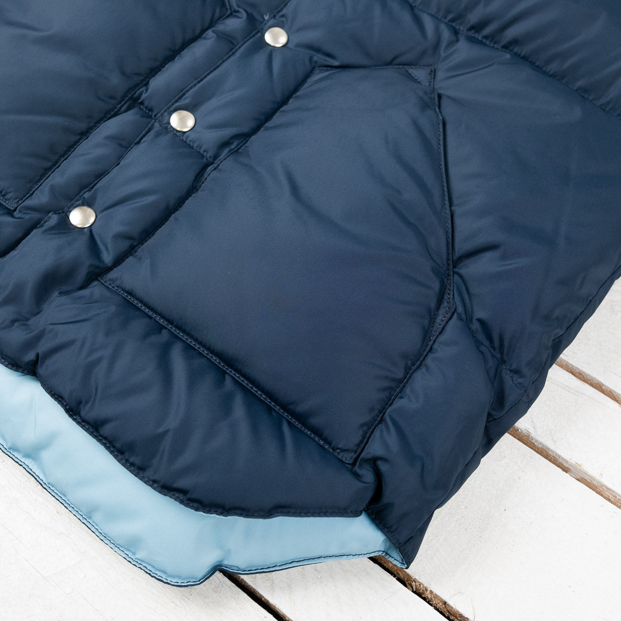 D.Navy down vest