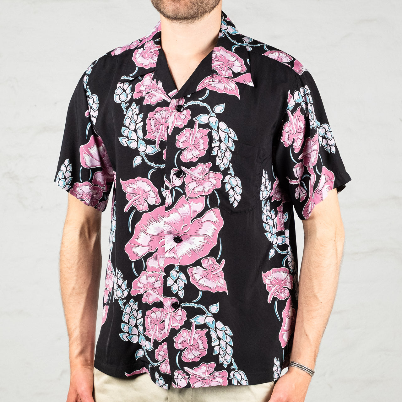 "Island Flower Chain" Hawaiian shirt black