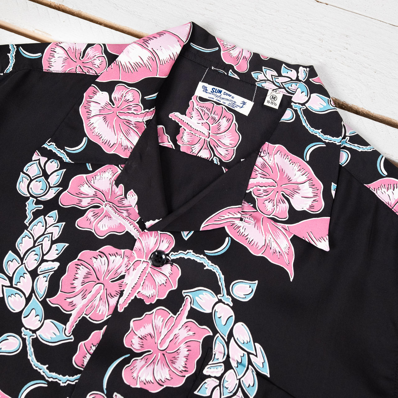"Island Flower Chain" Hawaiian shirt black