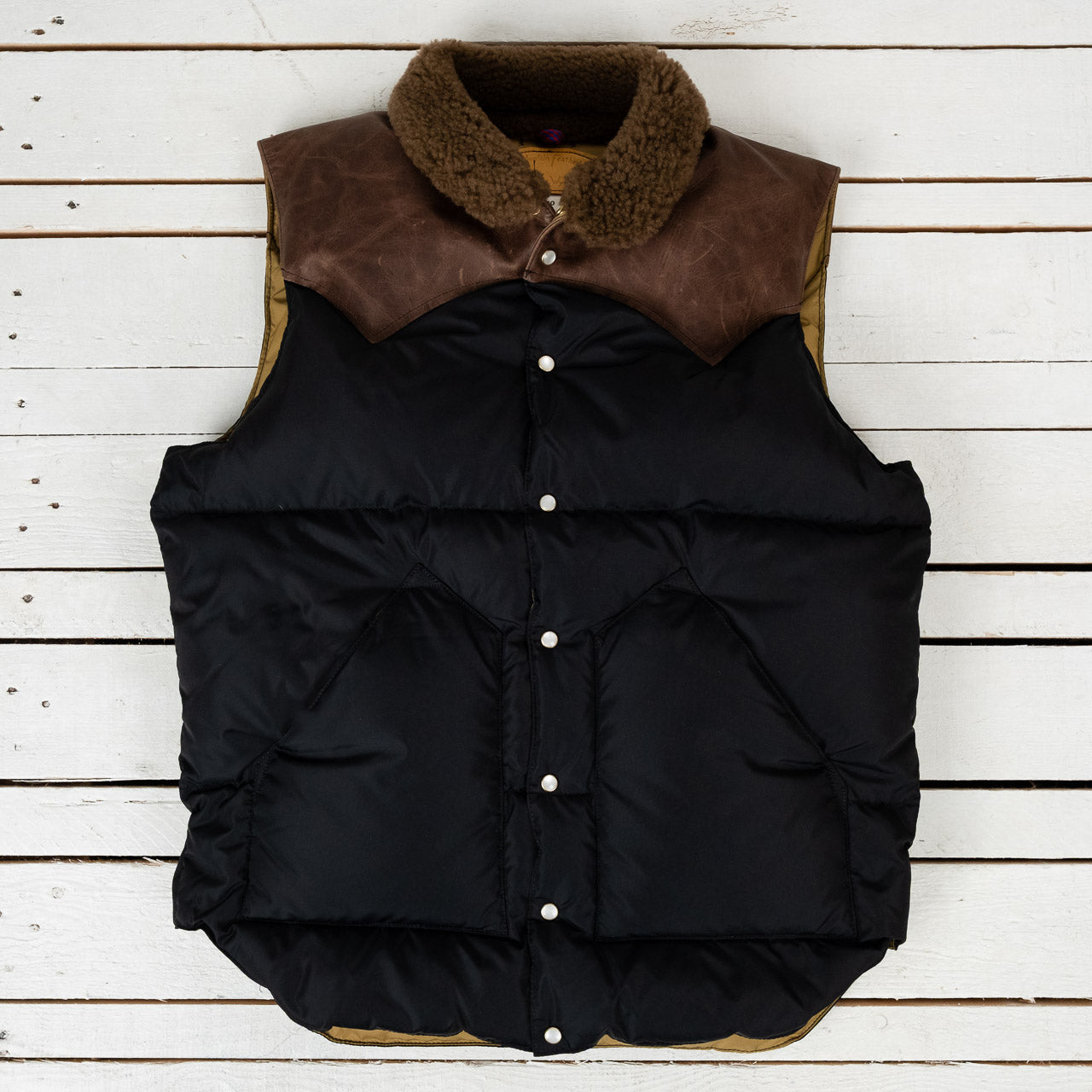 Rocky Mountain x Warehouse Christy Down Vest Schwarz