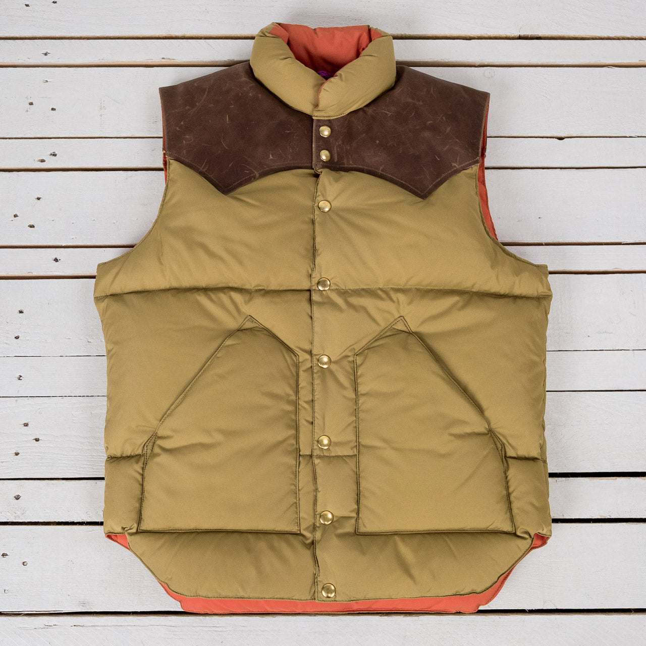 WAREHOUSE × Rocky Mountain Featherbed Warehouse & Co. | Rocky Mountain x Warehouse Down Vest in Beige