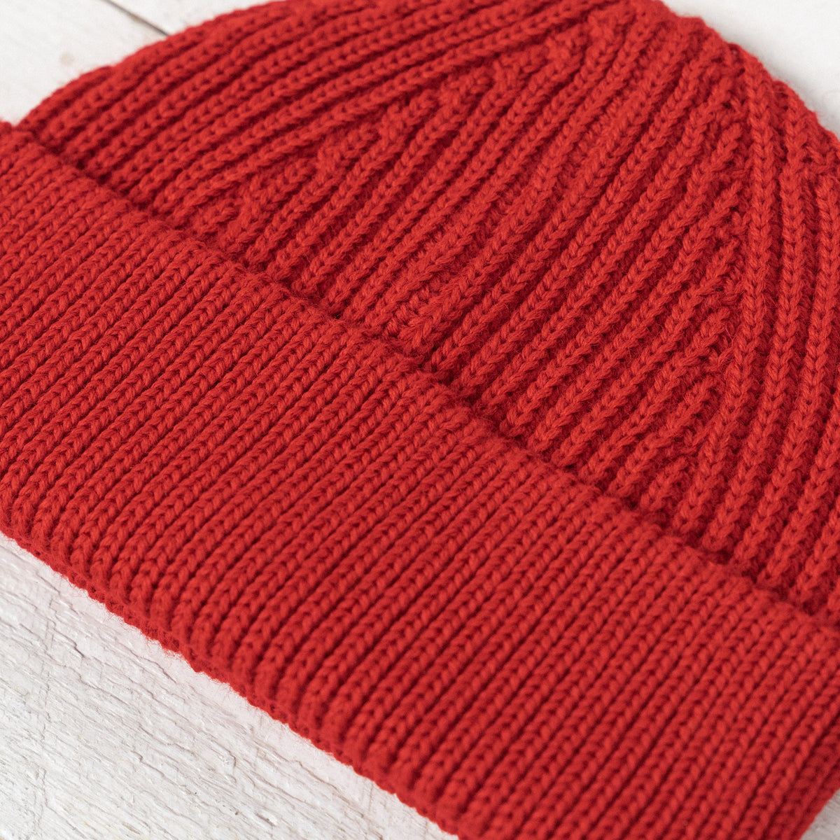 Red short beanie