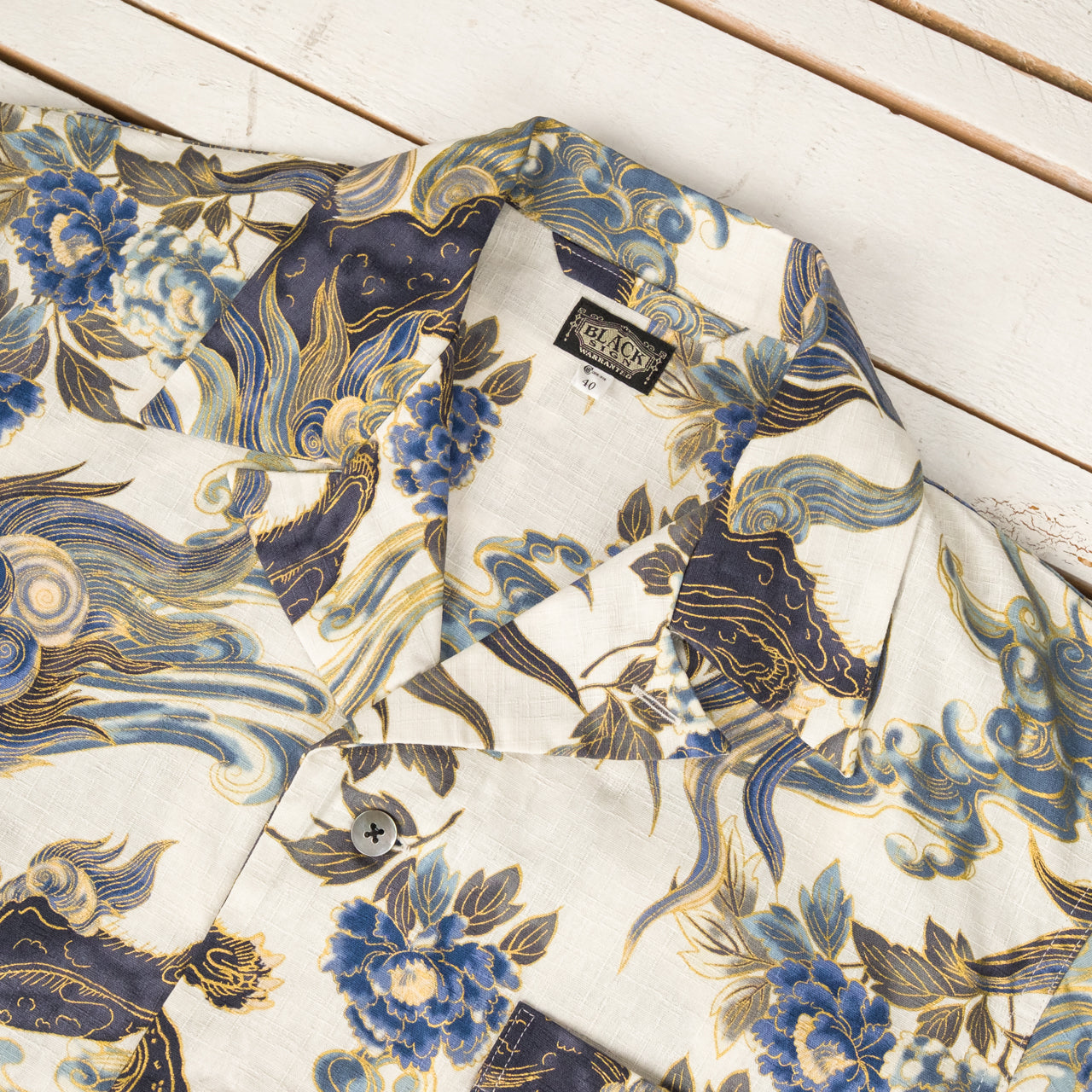 Chemise de nuit japonaise Lion et Pivoine blanc sel