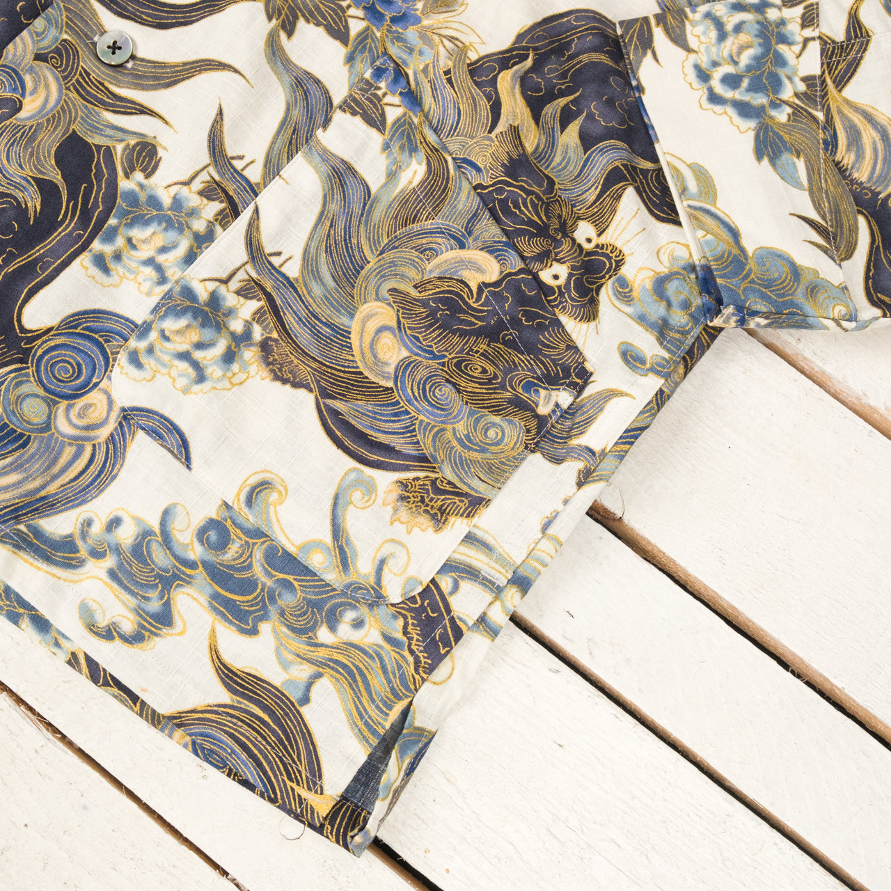 Chemise de nuit japonaise Lion et Pivoine blanc sel