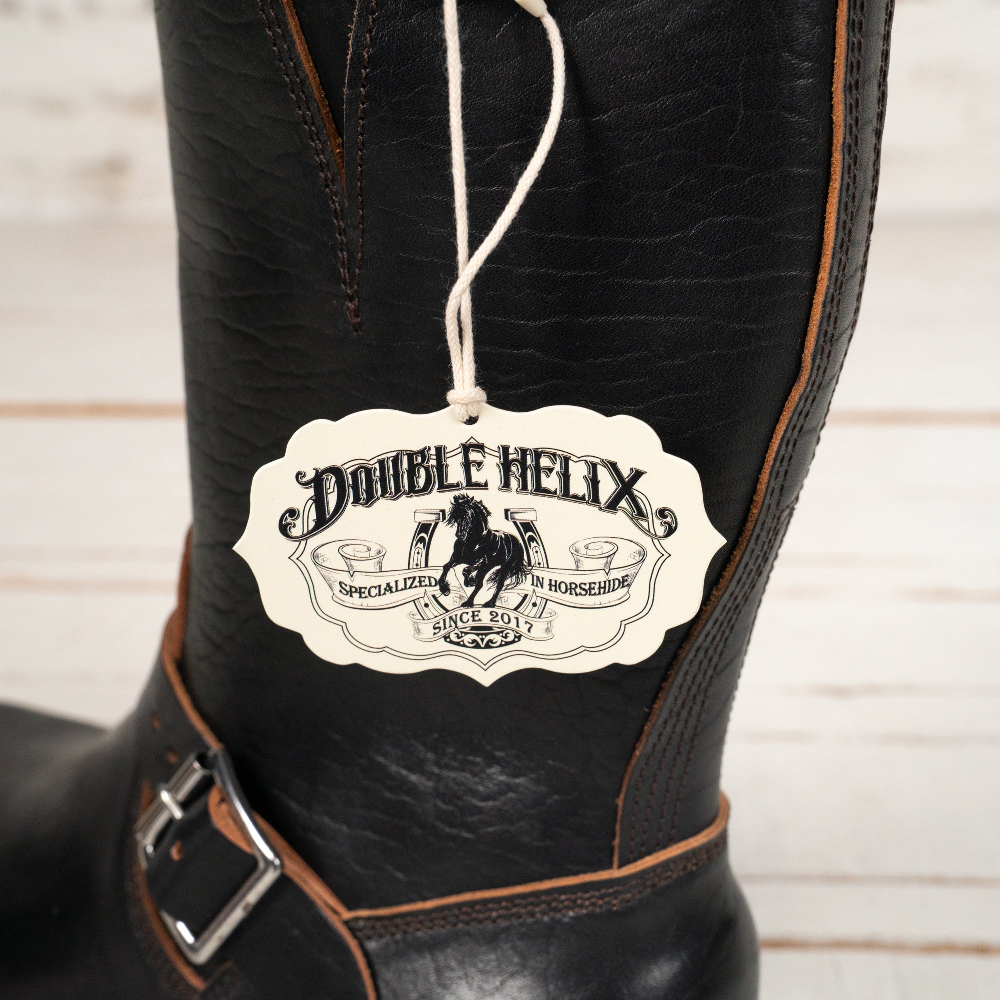 11,0" Detonator 702 Horsehide Schwarz