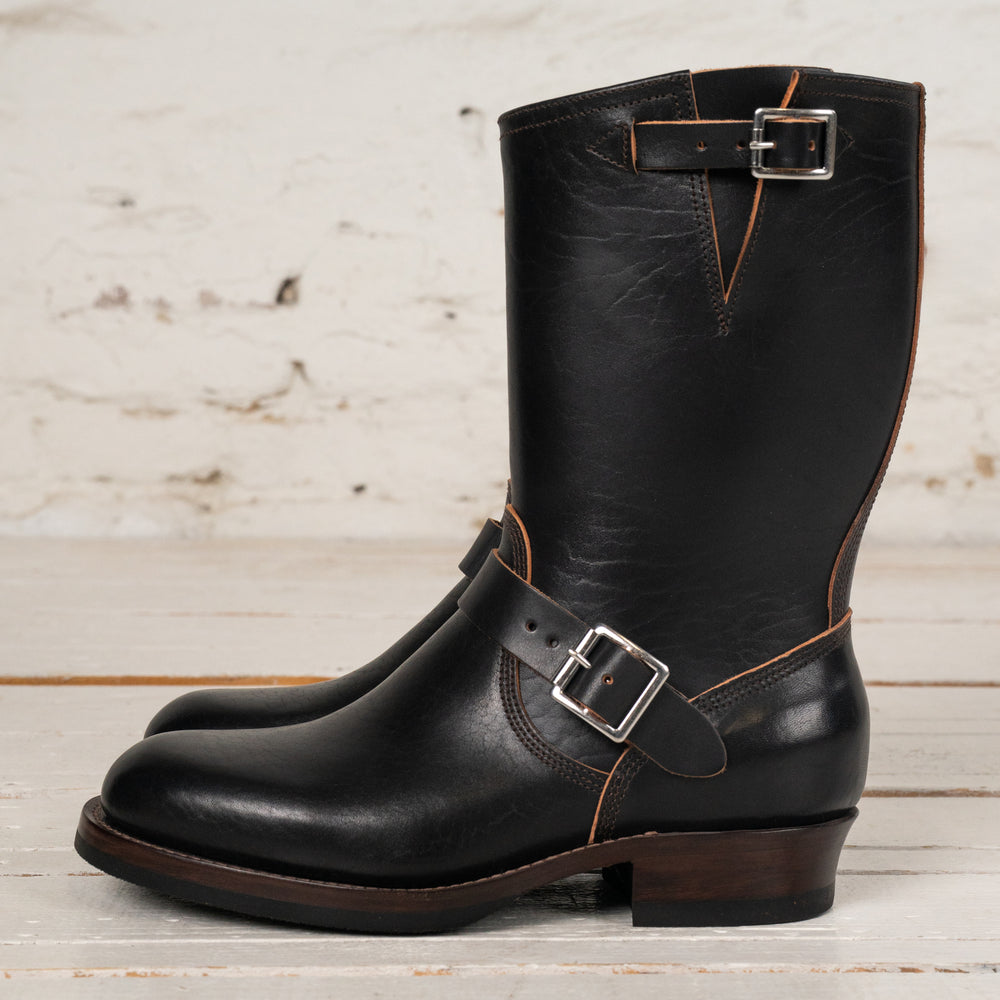 11,0" Detonator 902 Horsehide Schwarz