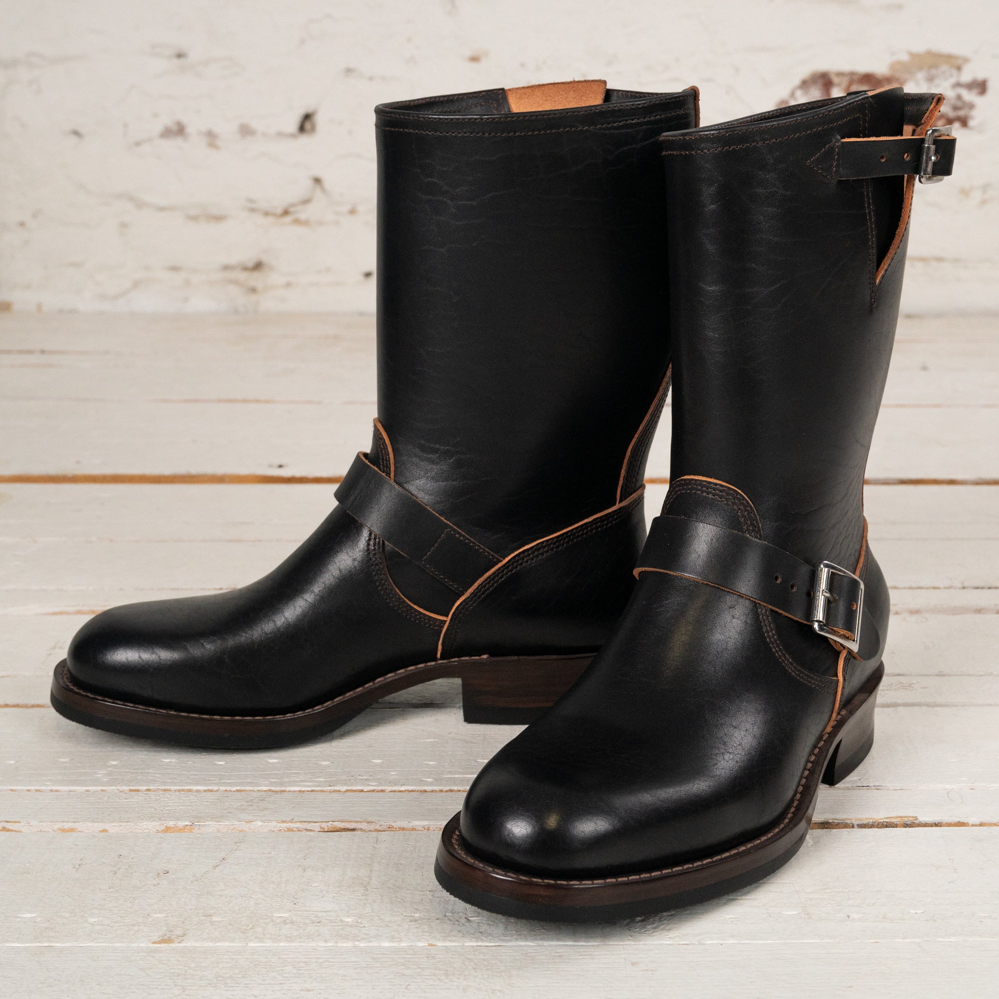 11,0" Detonator 902 Horsehide Schwarz