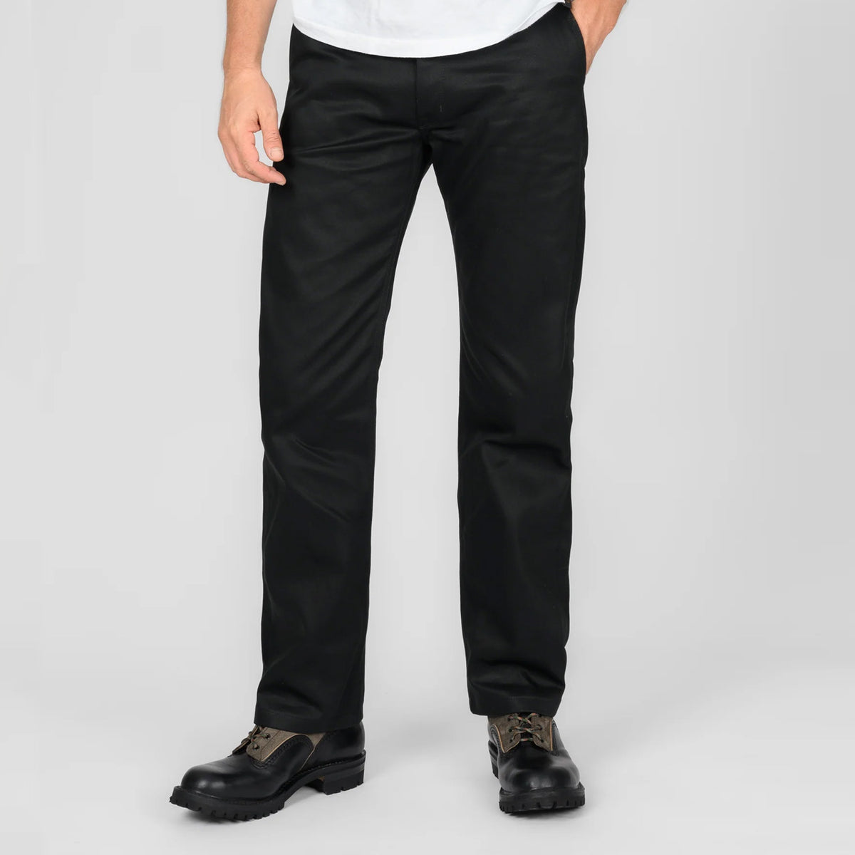 IH-717-BLK 9 oz. Mercerised Selvedge Cotton Straight Cut Chinos Black
