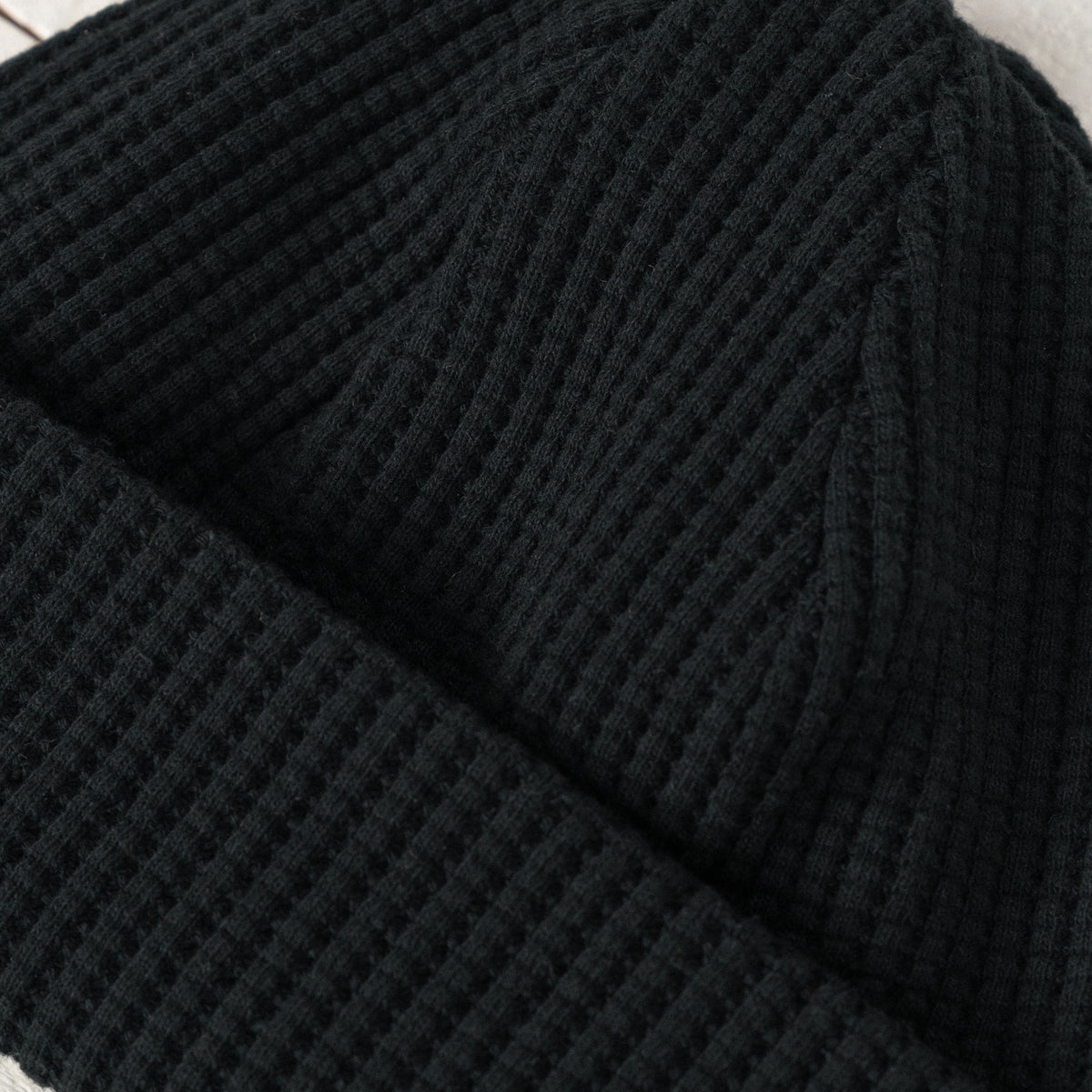 Short Waffle Knit Cap Schwarz