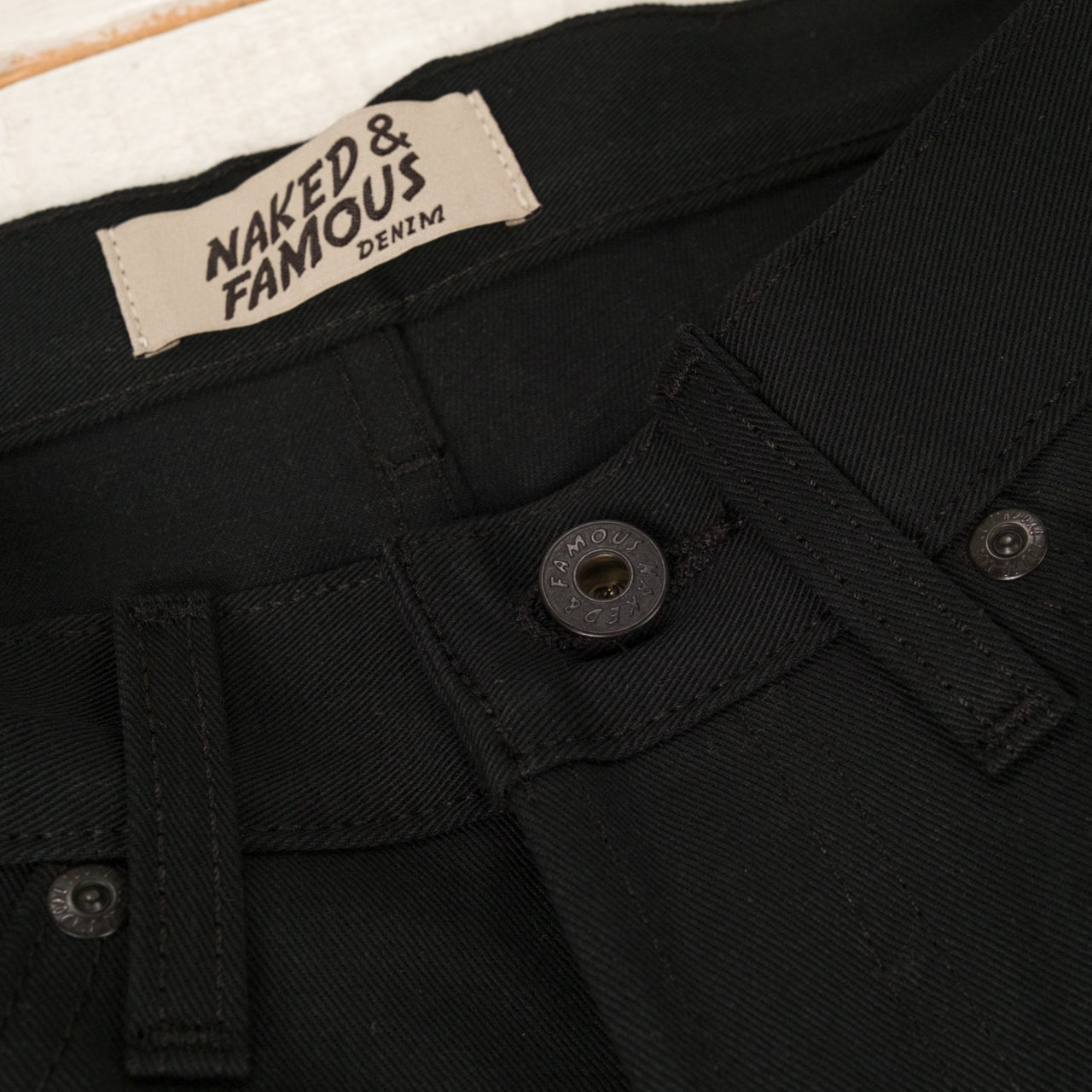 True Guy Selvedge Slacks Schwarz