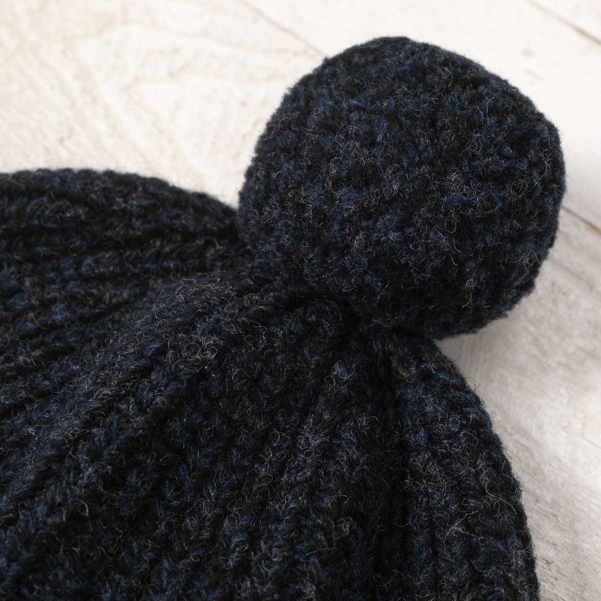 Mountain Pom Beanie Black