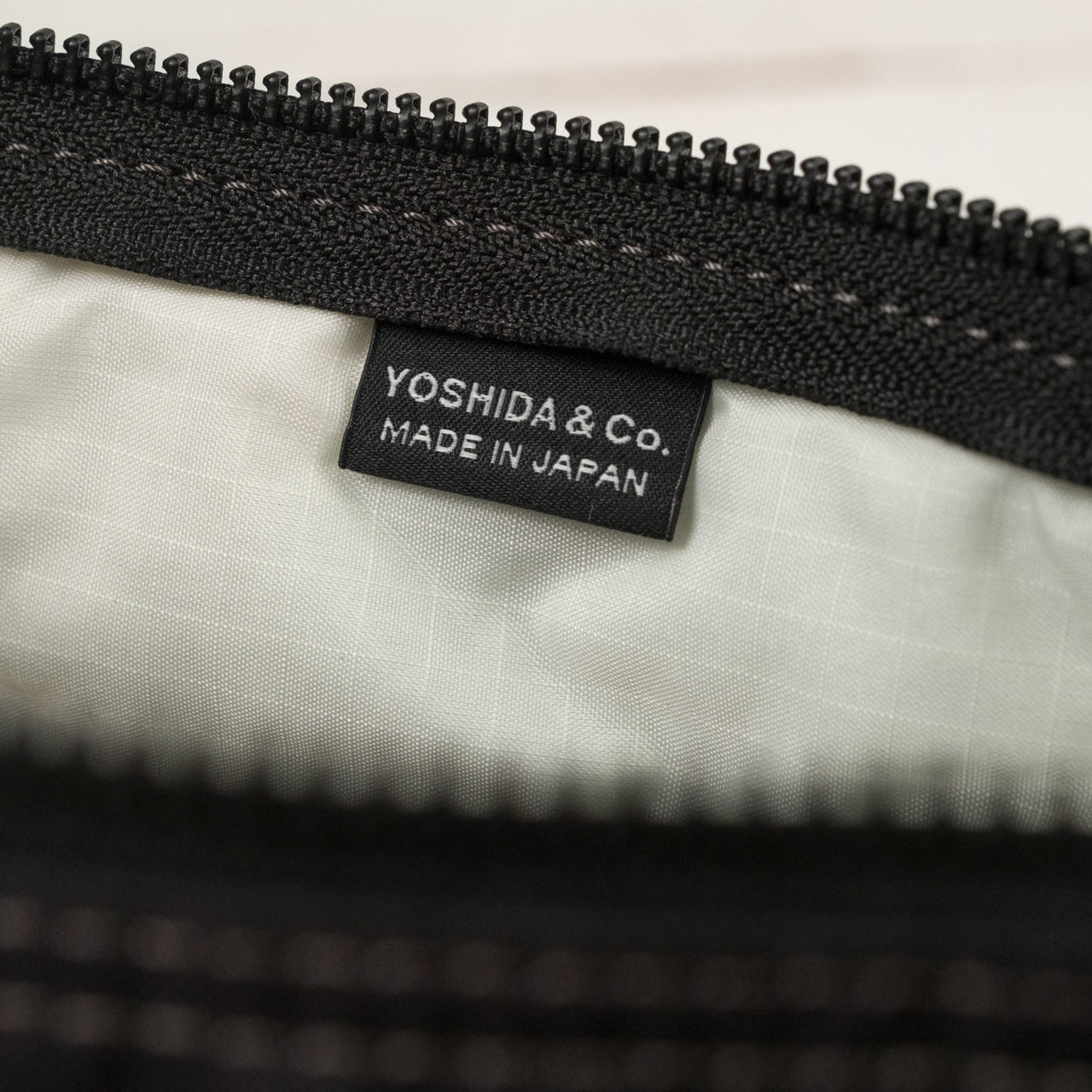 Pochette de ceinture noire
