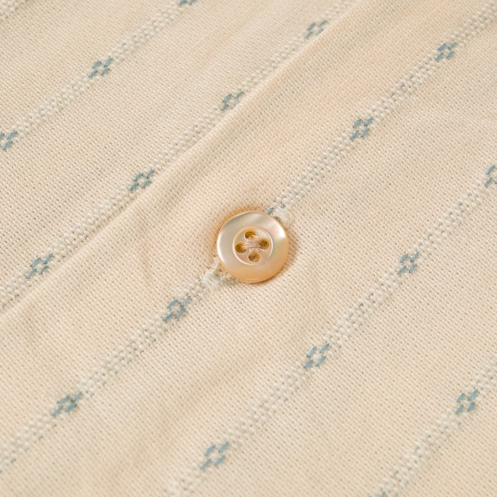 Chemise classique à col ouvert