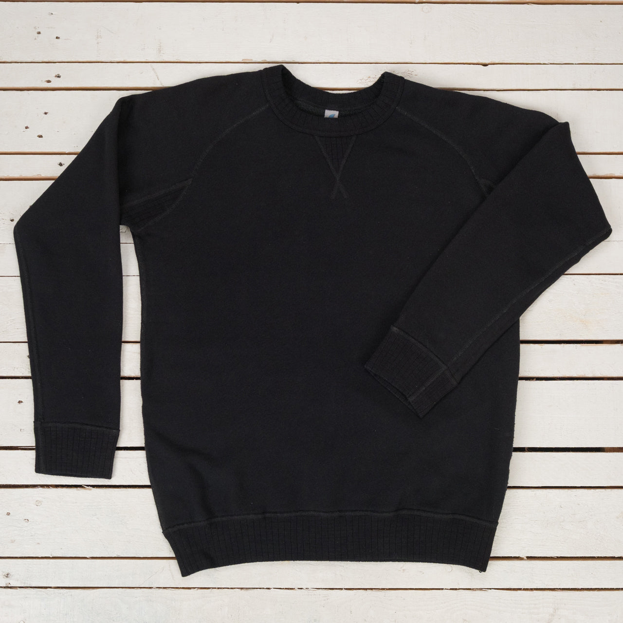 Sweat-shirts tricotés indigo surteints en noir