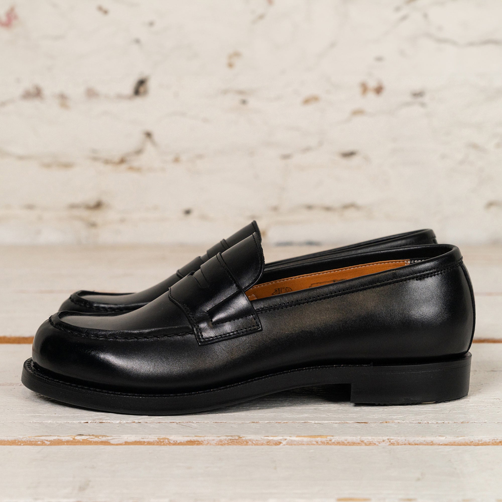IN'EI Loafer Black Dutch Box Calf