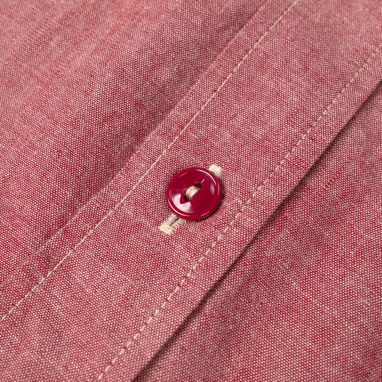 Chemise de travail rouge en chambray