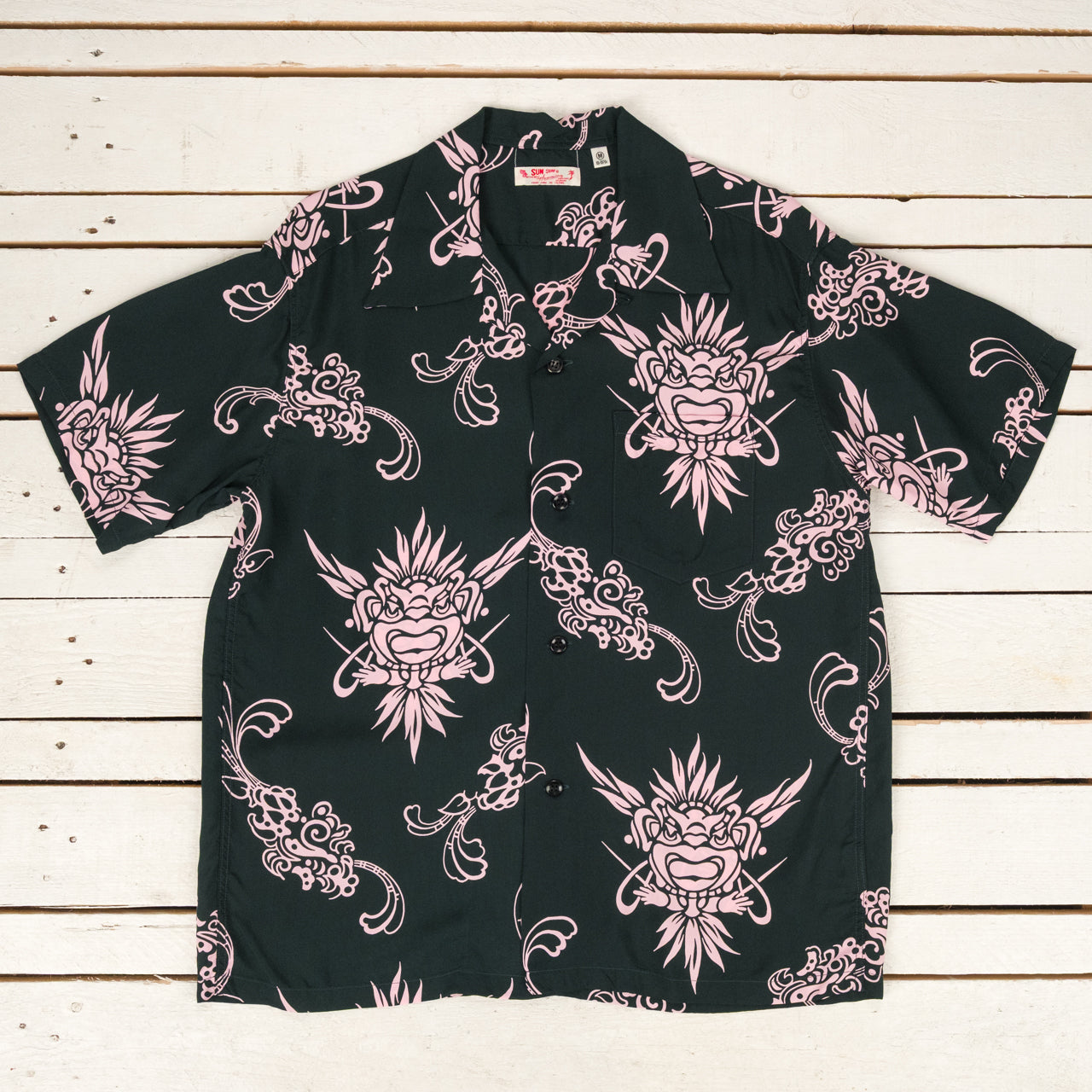 "Incarnation of God" Chemise hawaïenne noire