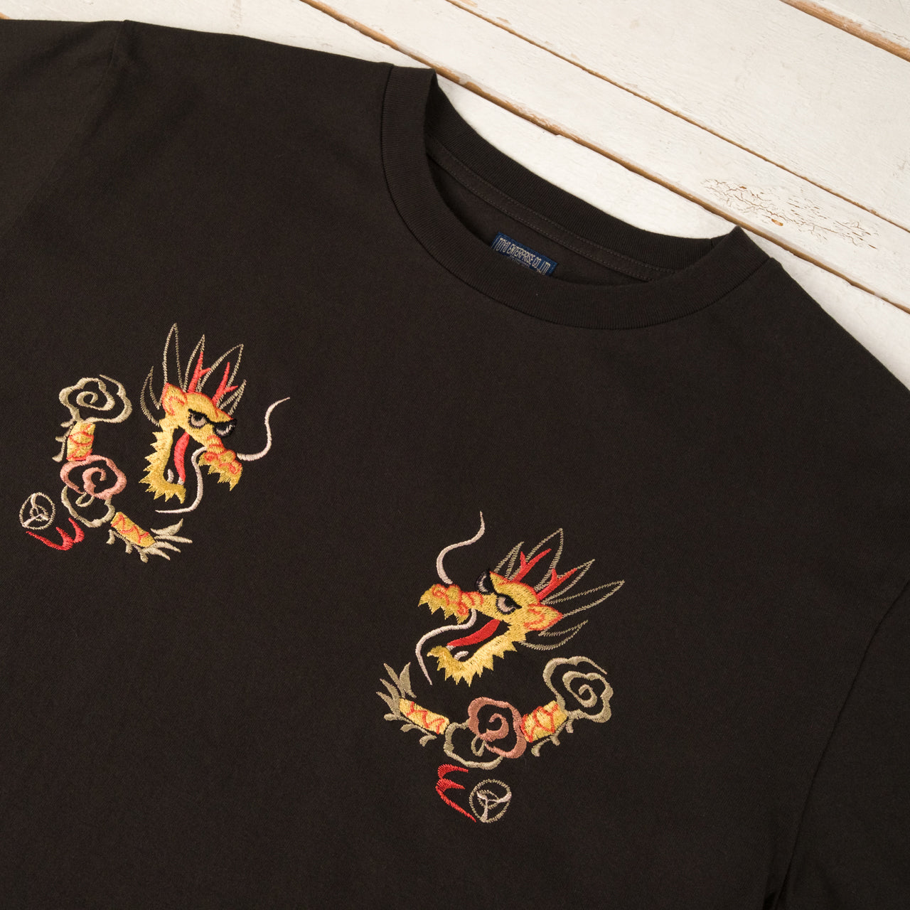 T-shirt Taylor Toyo Suka Dragon brodé Noir