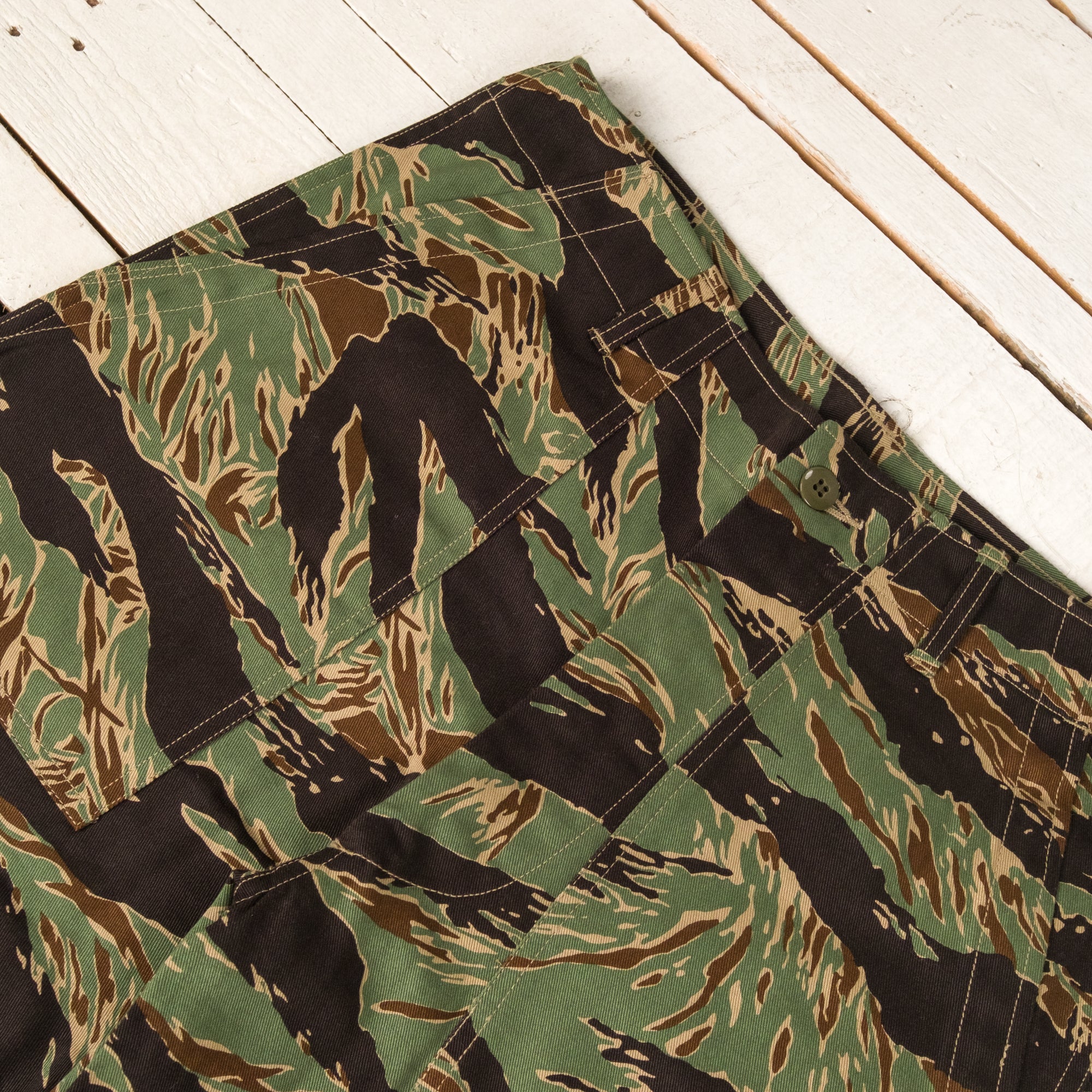Pantalon de ville camouflage tigre / John Wayne