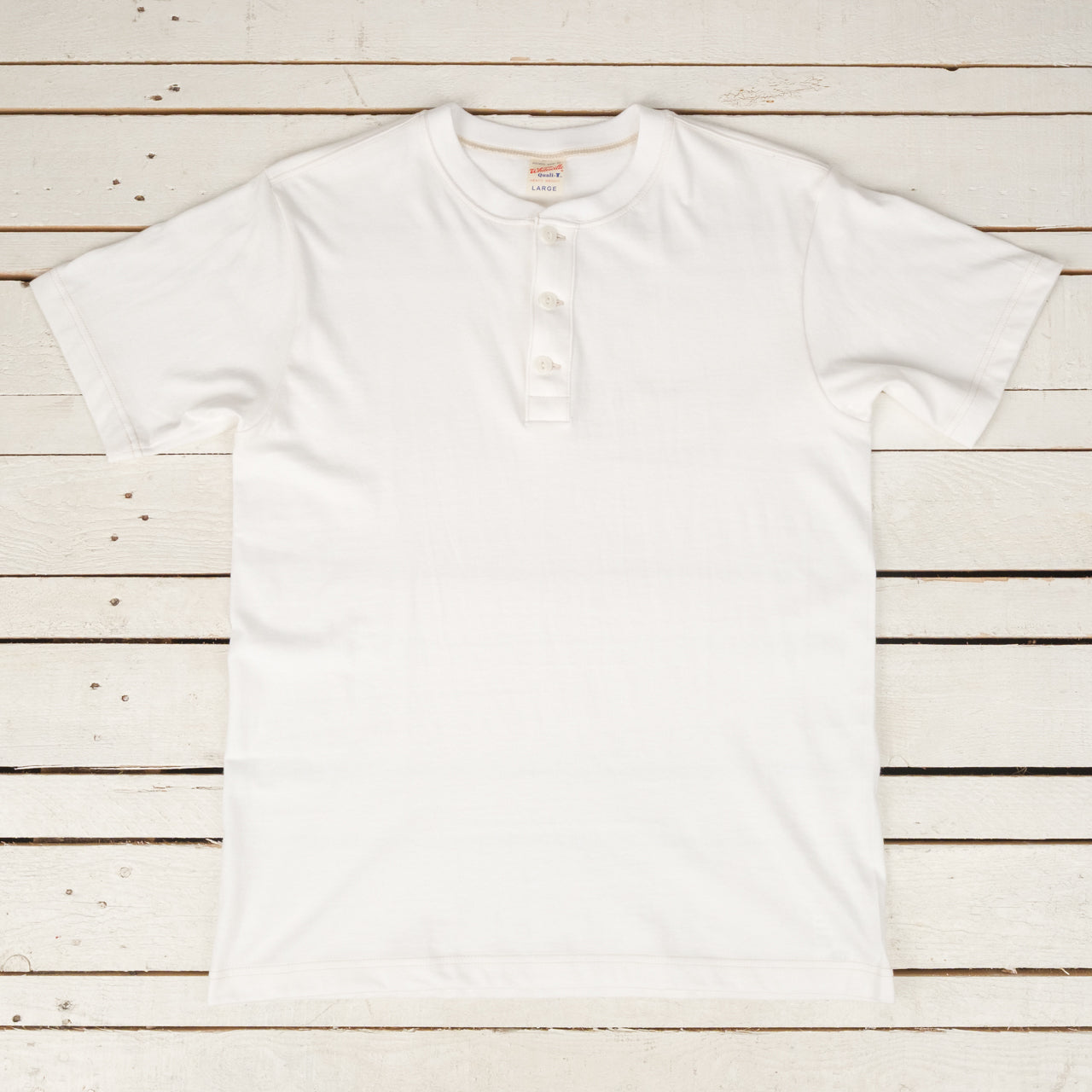 T-shirt blanc à col Henley