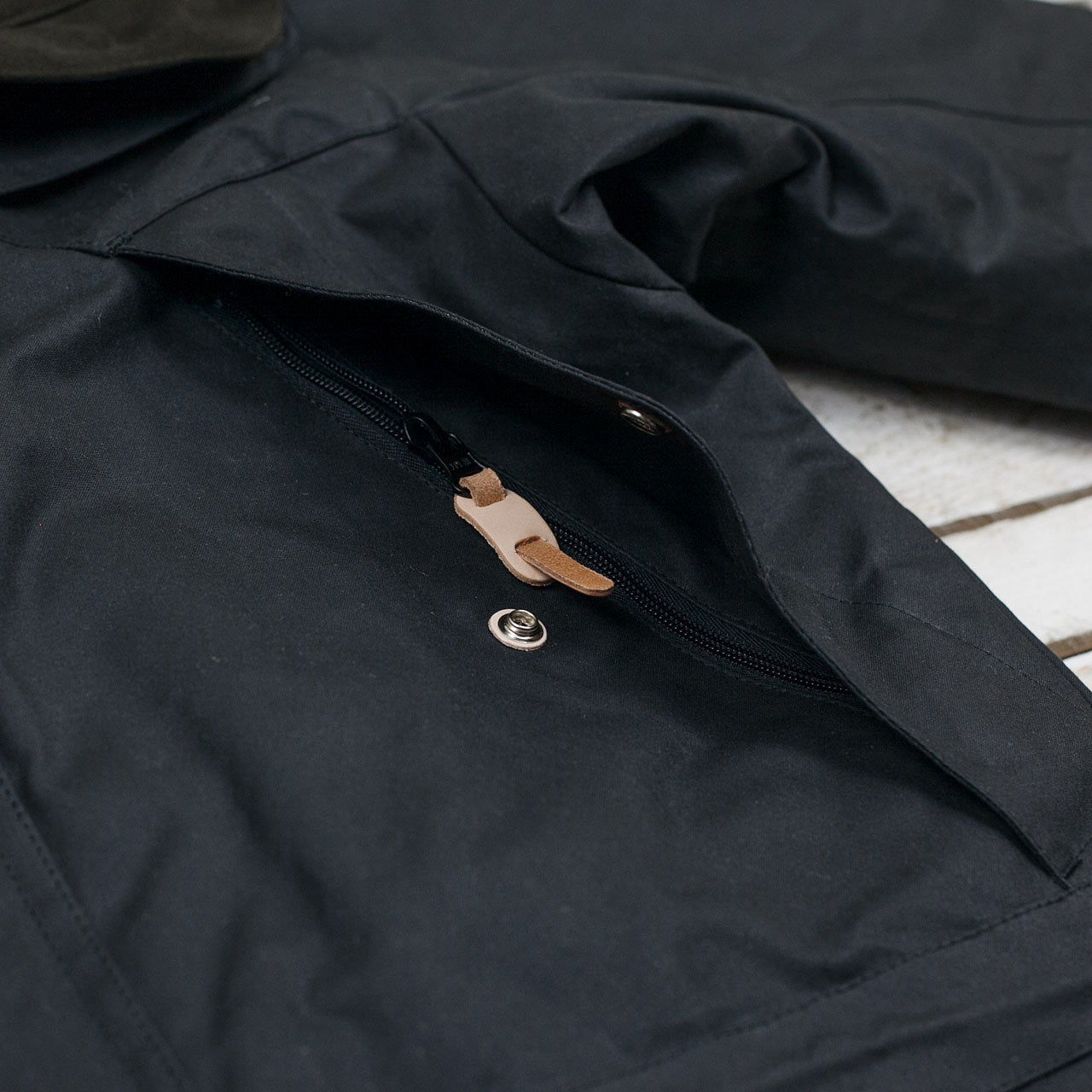 Waxed Mountain Jacket Schwarz
