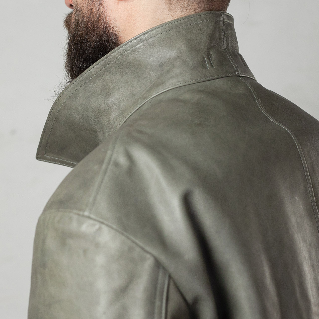 Corbusier Coat Pferdeleder Sage