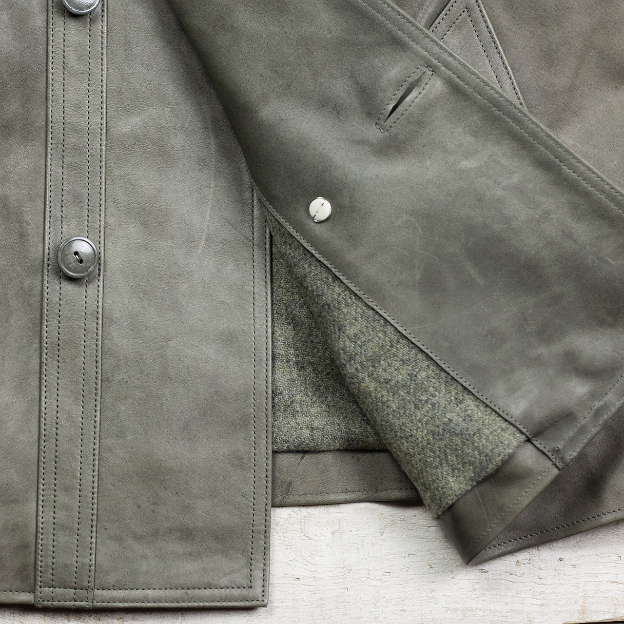 Corbusier Coat Pferdeleder Sage