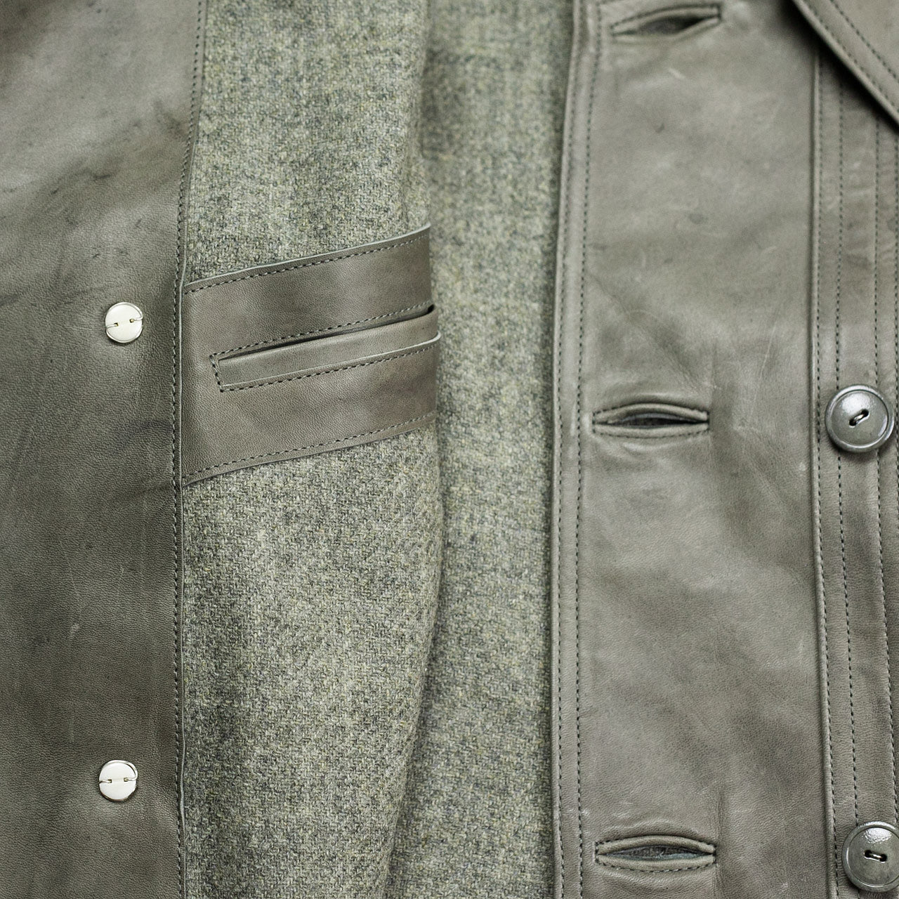 Corbusier Coat Pferdeleder Sage