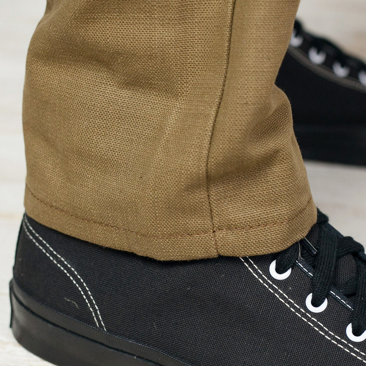 Weird Guy Raw Cotton Canvas Braun