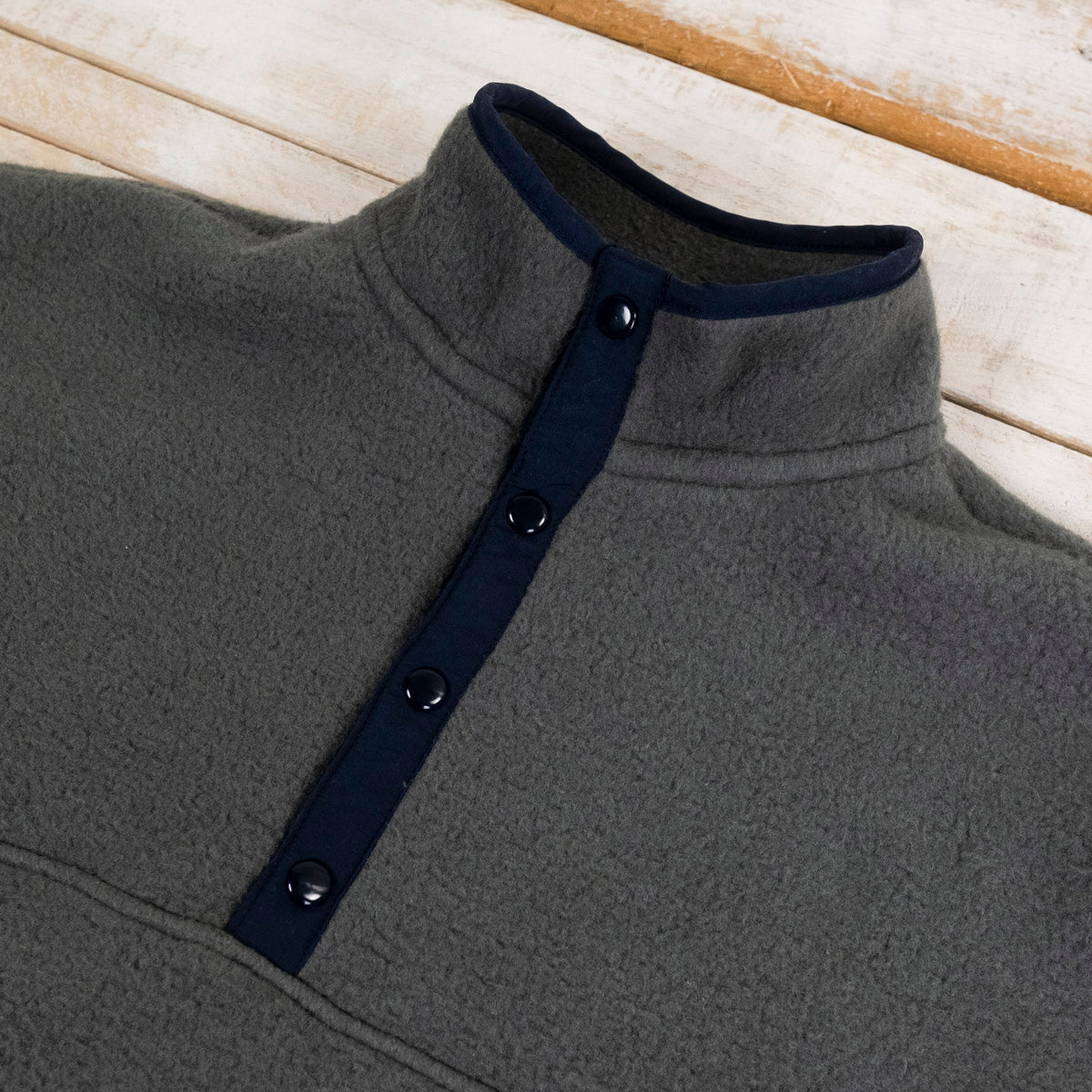 Snap Front Pull-Over Fleece Grau