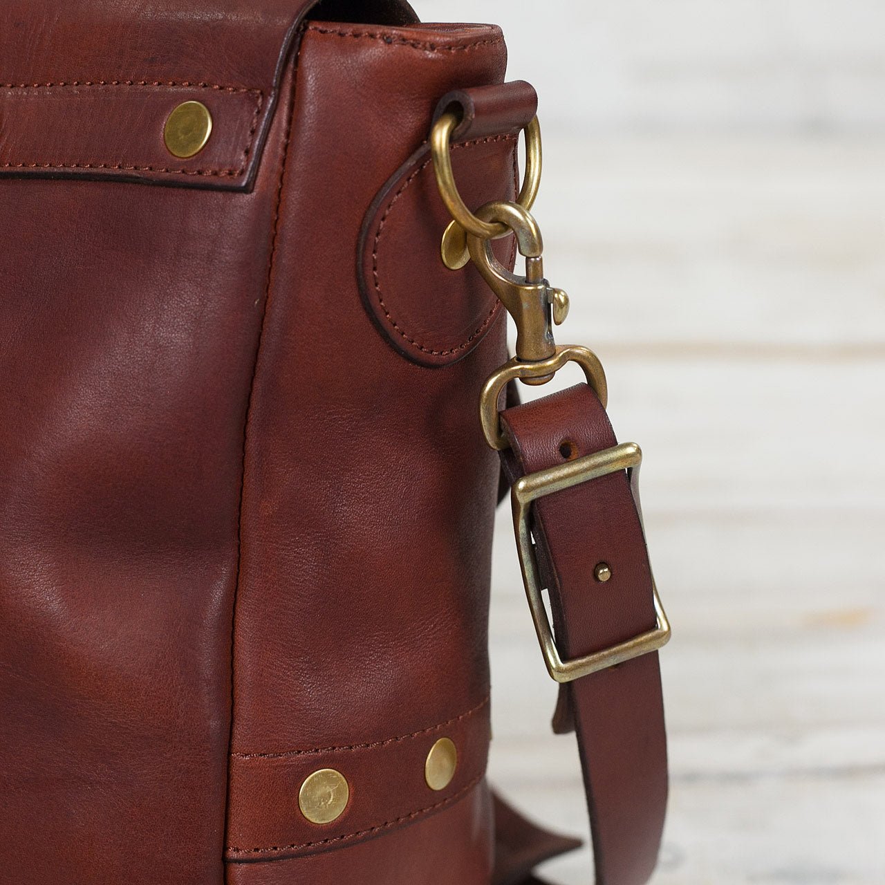 Vasco_Leather_PostmanBag_USMai