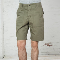Lot 1218 Short militaire à chevrons olive