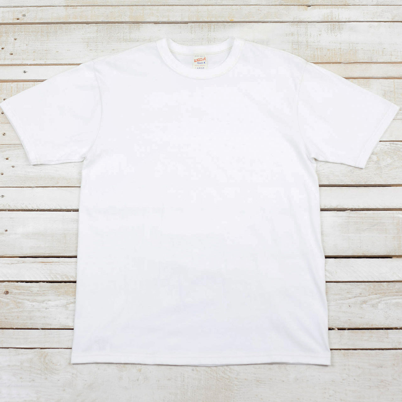 2Pack T Shirt WeiB featured in The Bear